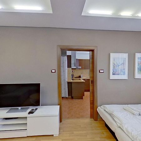 2Br Apt With Free Garage Parking, Close To The Historic Centre Bratislava Dış mekan fotoğraf